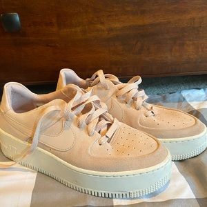 Nike Af1 sage low platform sneakers